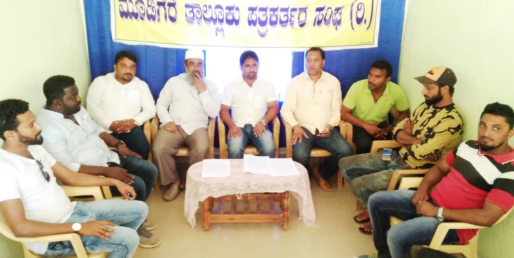 ಕಾಂಗ್ರೆಸ್‍ಗೆ ತಾಕತ್ತಿದ್ದರೆ ಮುಸ್ಲಿಂ ಮುಖಂಡರ ಮೇಲೆ ಮಾನನಷ್ಟ ಮೊಕದ್ದಮೆ ದಾಖಲಿಸಲಿ: ಝಕಾರಿಯಾ ಸವಾಲು